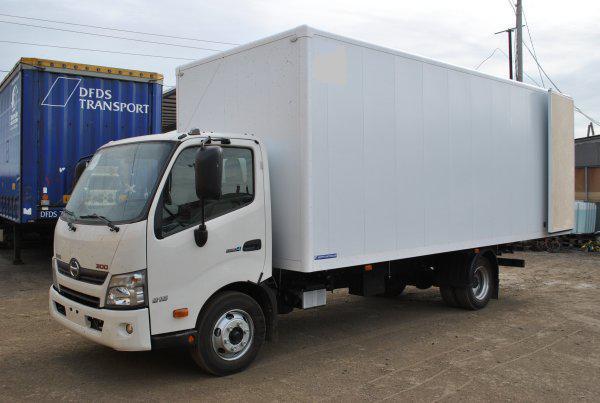 HINO 300 изотермический каркасный